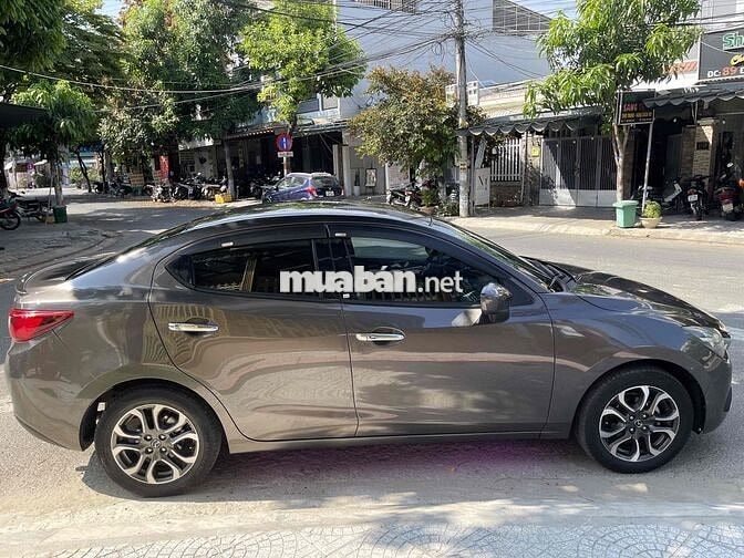 Bán Mazda 2 sedan 2018 Luxury