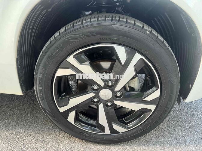 Mitsubishi Xpander Premium 2025 Trắng