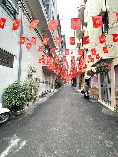 Bán nhà mặt phố Nguyễn Ngọc Nại, Thanh Xuân 70m,3 tầng. Giá: 28 tỷ