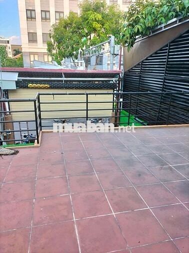 Nhà kiểu sân vườn rộngg Q10 sát CMT8 Q3. Vị trí chill giá chỉ 7x !!