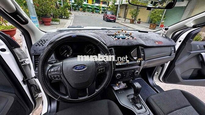 Ford Ranger màu Trắng 102 km