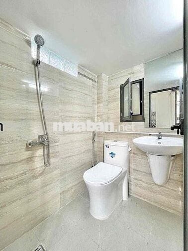 Phòng Thoáng Mát, Mới Xây 100% Ngay ĐH Ngoại Thương
