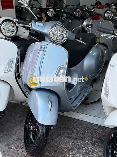Piaggio Vespa GTS HPE Super Tech 300i 12-2022