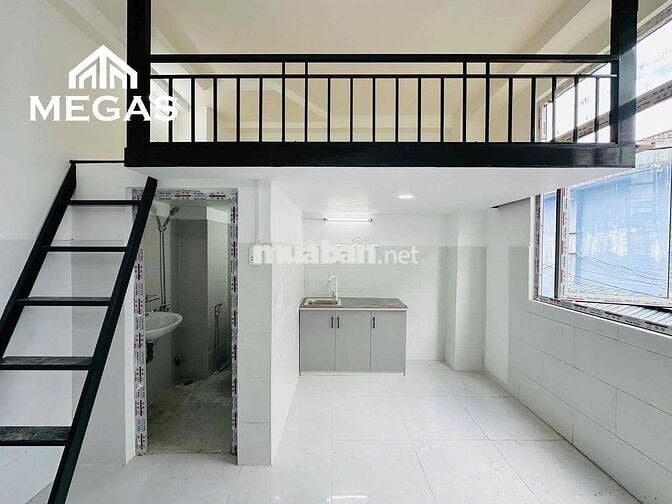 Siêu Phẩm Gác Ban Công Cửa Sổ Xây Mới 100% Ngay Tỉnh Lộ 10 - Tên Lửa
