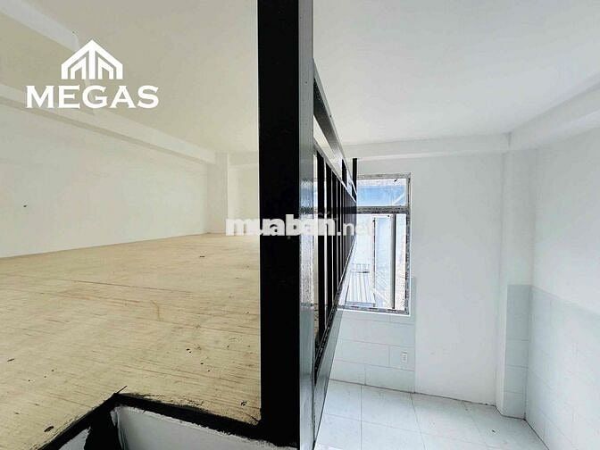 Siêu Phẩm Gác Ban Công Cửa Sổ Xây Mới 100% Ngay Tỉnh Lộ 10 - Tên Lửa