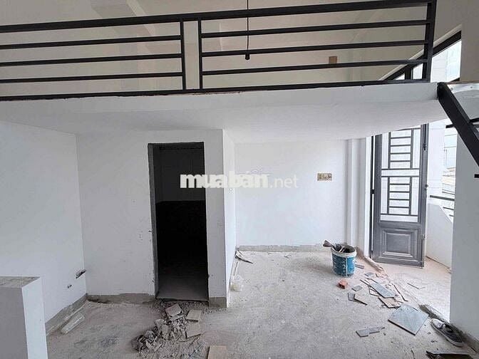 Siêu Phẩm Gác Ban Công Cửa Sổ Xây Mới 100% Ngay Tỉnh Lộ 10 - Tên Lửa