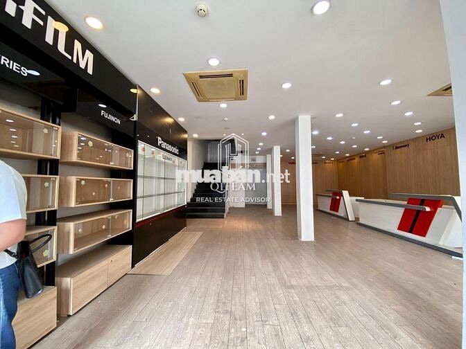 🔥 MẶT TIỀN NGUYỄN THỊ MINH KHAI , QUẬN 3 🔥 9x20m - 2 TẦNG - 140 TRIỆU