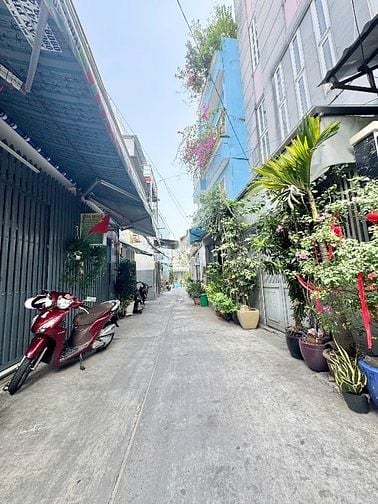 NHÀ ĐẸP CX PHÚ LÂM A ,THANG MÁY, 42M2 ,3 TẦNG , FULL NỘI THẤT , 5 TỶ X