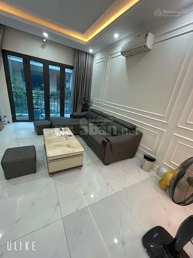 cần bán nhà mặt sân ngõ 43 phố Nguyễn Ngọc Nại DTSĐ 47m,4T,giá 16,5 tỷ