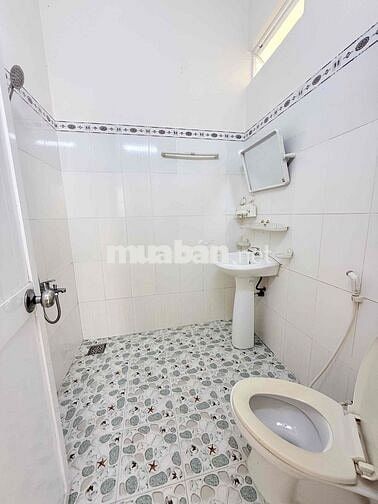 phòng rộng 35m2 kdc gia hòa phong phú BC gần bx q8 ql50