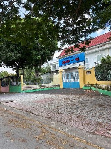 kẹt tiền bán gấp nhà khu tái định cư vĩnh lộc B đường số 4 sổ hồng