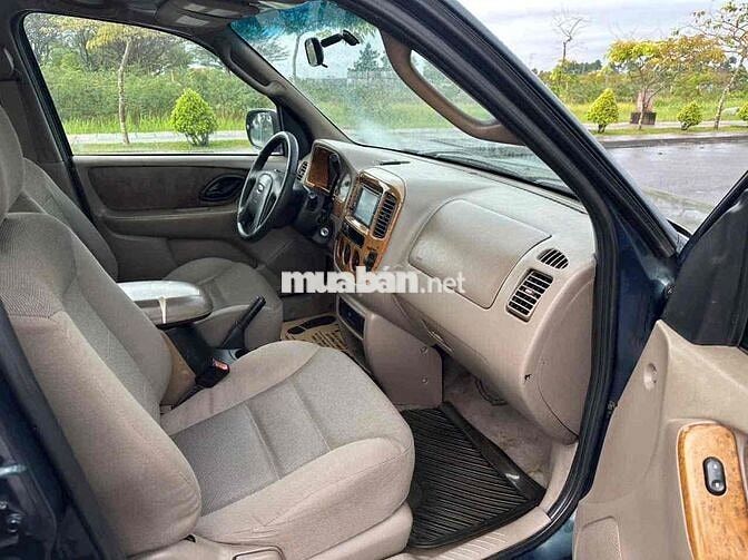 Ford Escape Xanh rêu 5 chỗ