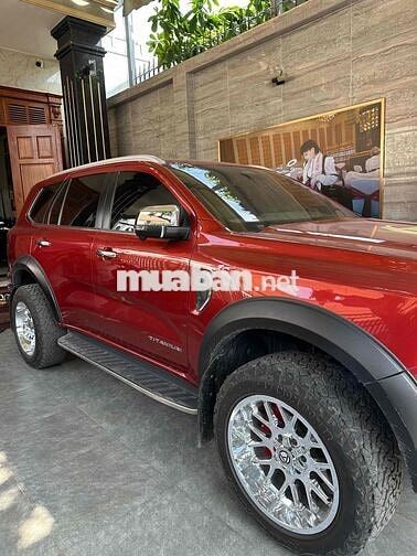 Ford Everest Titanium Đỏ 72574 km