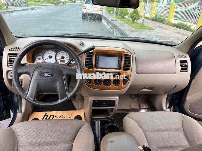 Ford Escape Xanh rêu 5 chỗ