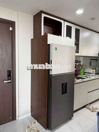 đi định cư nước ngòai bán nhà gấp căn gốc giá rẻ  view hồ bơi