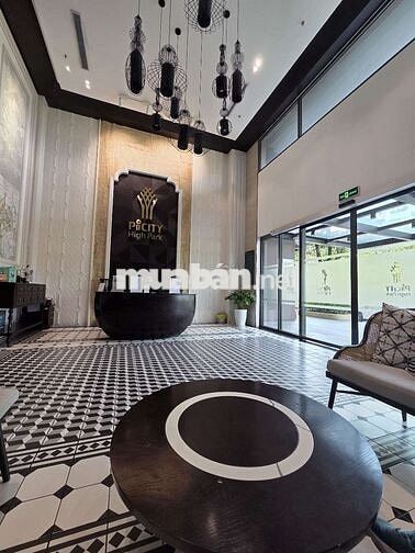 đi định cư nước ngòai bán nhà gấp căn gốc giá rẻ  view hồ bơi
