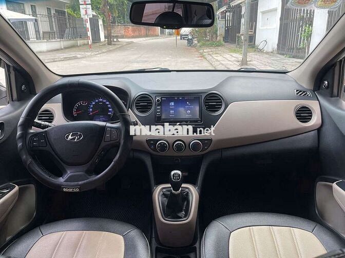 Hyundai i10 Sedan 2018 Bạc