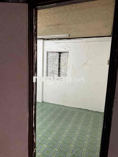 phòng cửa sổ 12m2 nhà đúc lầu một