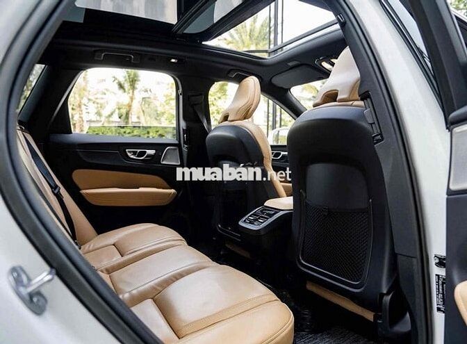 Volvo XC60 Ultimate Bright B6 2023 Trắng