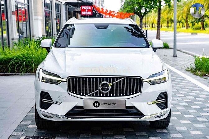 Volvo XC60 Ultimate Bright B6 2023 Trắng