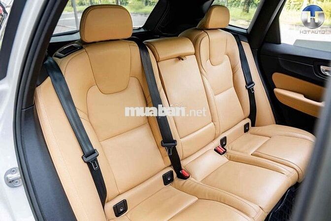 Volvo XC60 Ultimate Bright B6 2023 Trắng