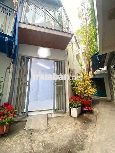 Nhà 1 lầu mới sửa đẹp, 3m x 10m, 2PN, 2WC, hẻm 2.5m Hậu Giang