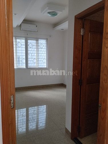 Cho thuê nhà mặt tiền đường số 27a hầm trệt 2 sân thượng, giá 40tr/th