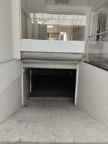 Cho thuê nhà mặt tiền đường số 27a hầm trệt 2 sân thượng, giá 40tr/th