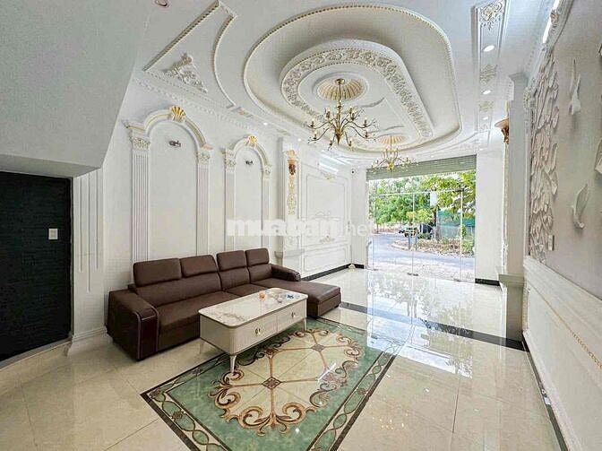Nhà 2 lầu 4pn có nội thất KdC Hưng Phú 1