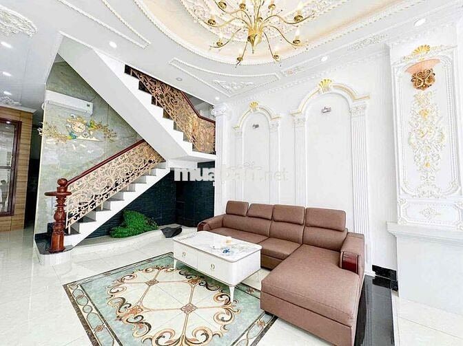 Nhà 2 lầu 4pn có nội thất KdC Hưng Phú 1