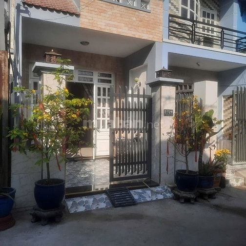 Bán nhà đẹp gần ngã tư Phạm Hùng-Nguyễn Văn Linh, 4 x 19m, 2 lầu 