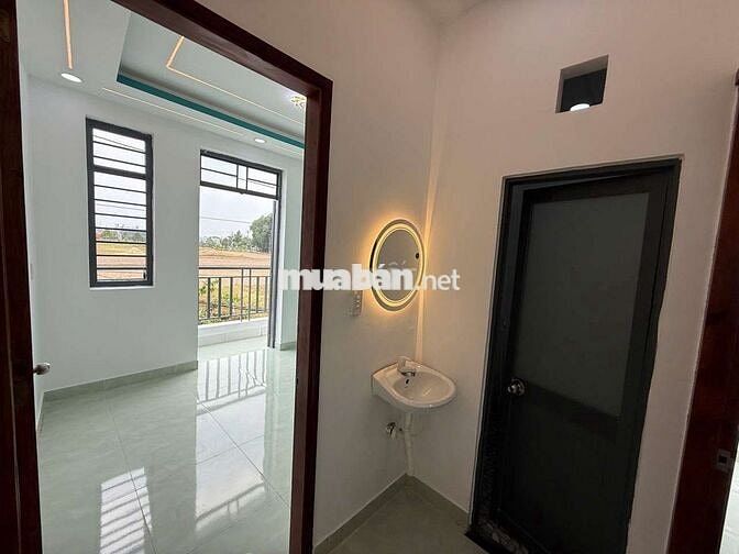 Nhà mình cần bán gần chợ Mỹ Hạnh hẻm thông thoáng 