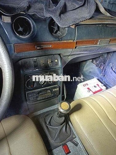 Mercedes 200e w123 Đen
