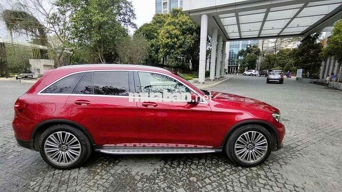 Mercedes-Benz GLC 250 Đỏ