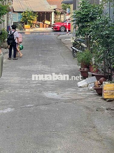 Tôi cần bán căn nhà sc 3 phòng ngủ 2 wc 1 phòng thờ tại tân bình dĩ an