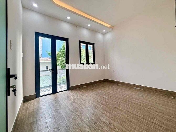 cho thuê nhà khu BẮC HẢI gần lý thường kiệt. Có 3 tầng 5PN