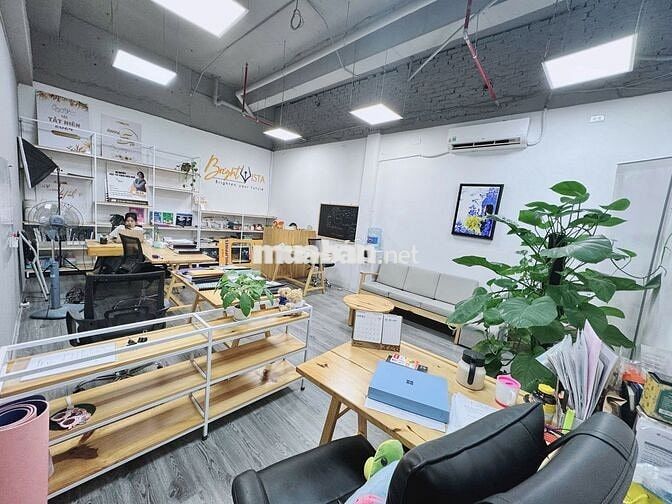 Văn phòng sàn thương mại Đẹp 40m2 Full tiện ích tại Hoàng Quốc Việt