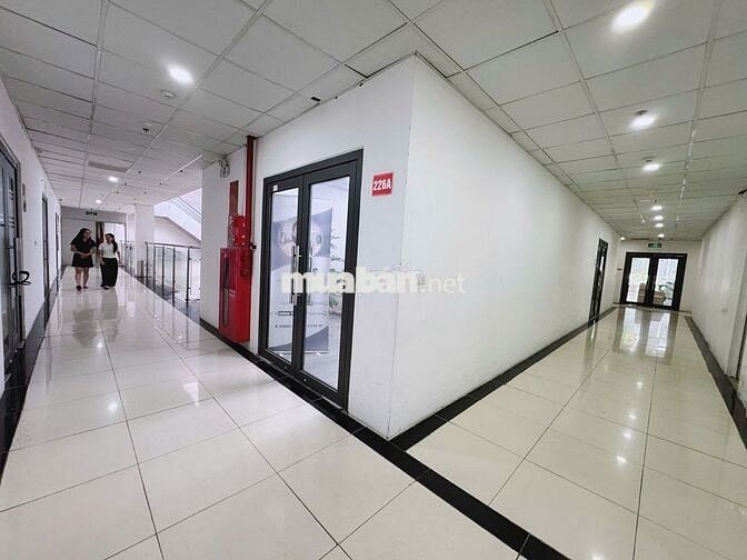 Văn phòng sàn thương mại Đẹp 40m2 Full tiện ích tại Hoàng Quốc Việt
