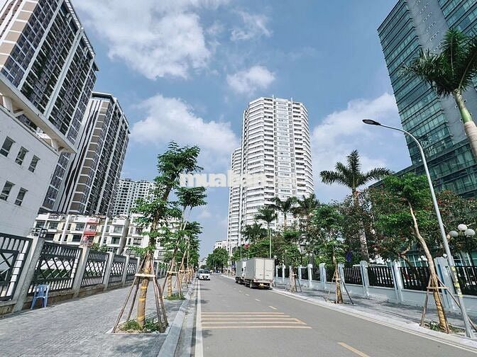 Văn phòng sàn thương mại Đẹp 40m2 Full tiện ích tại Hoàng Quốc Việt