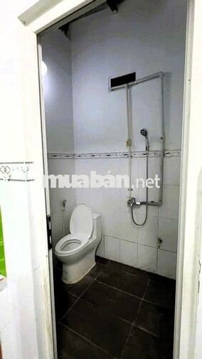 Cho thuê nhà nguyên căn trung tâm Hoàng Diệu 2 ngang 5,6m cực rộng