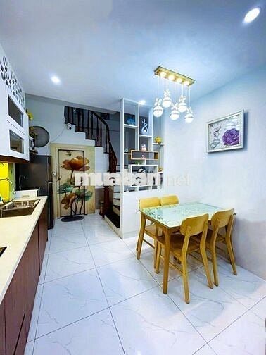 Bán nhà Cổ Nhuế, Bắc Từ Liêm, Nội thất đẹp, ô tô gần, 32m2 - 7 tỷ