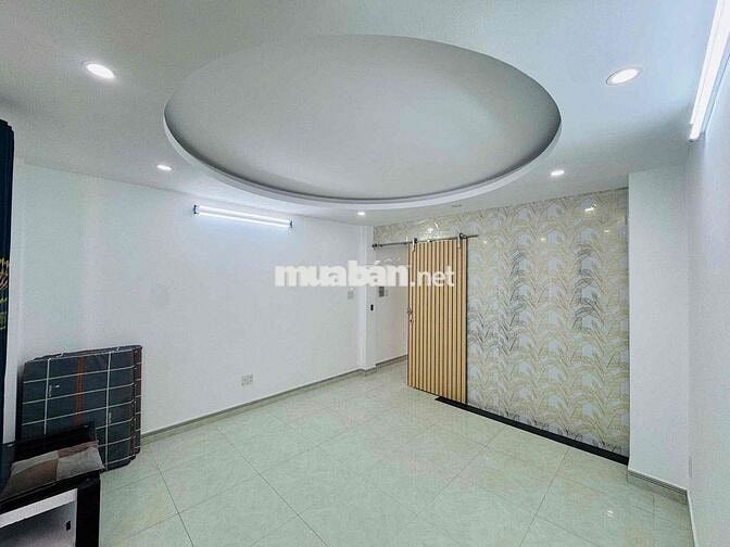 CHO THUÊ NHÀ 2 LẦU 4PN TL40 MỚI TINH GIÁ 11 TRIỆU HẺM XE HƠI