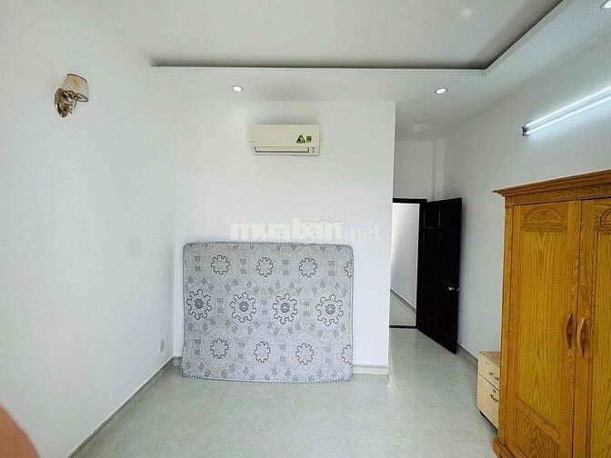 CHO THUÊ NHÀ 2 LẦU 4PN TL40 MỚI TINH GIÁ 11 TRIỆU HẺM XE HƠI