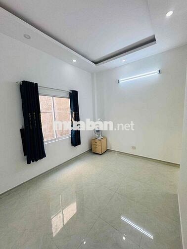 CHO THUÊ NHÀ 2 LẦU 4PN TL40 MỚI TINH GIÁ 11 TRIỆU HẺM XE HƠI
