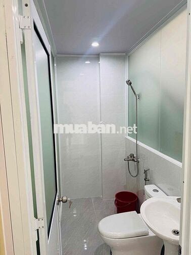 CHO THUÊ NHÀ 2 LẦU 4PN TL40 MỚI TINH GIÁ 11 TRIỆU HẺM XE HƠI