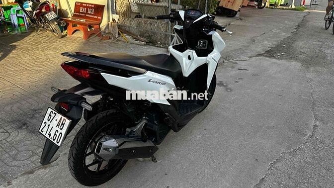 Vario 125 trắng đen 2020 ( hỗ trợ góp )
