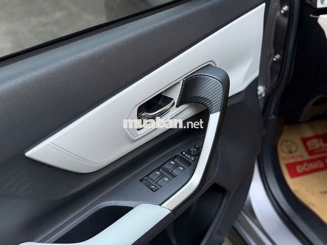 Toyota Veloz Top 2024 Bạc tím 60.000km