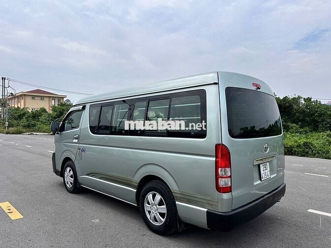 Toyota Hiace Van 6 chỗ 2010 Dầu