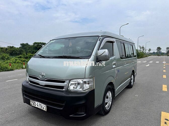 Toyota Hiace Van 6 chỗ 2010 Dầu