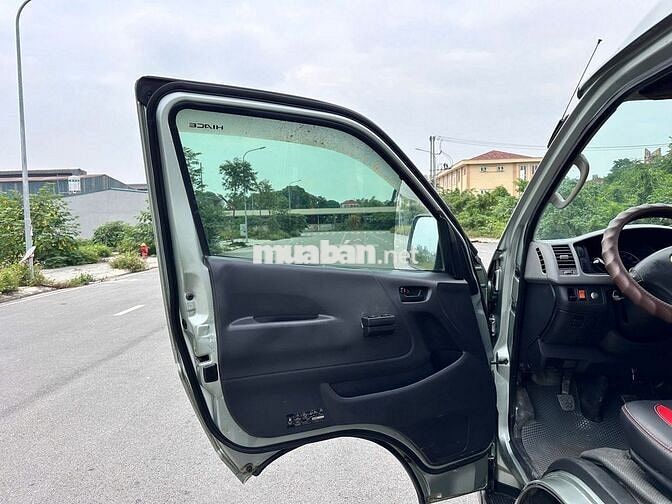 Toyota Hiace Van 6 chỗ 2010 Dầu